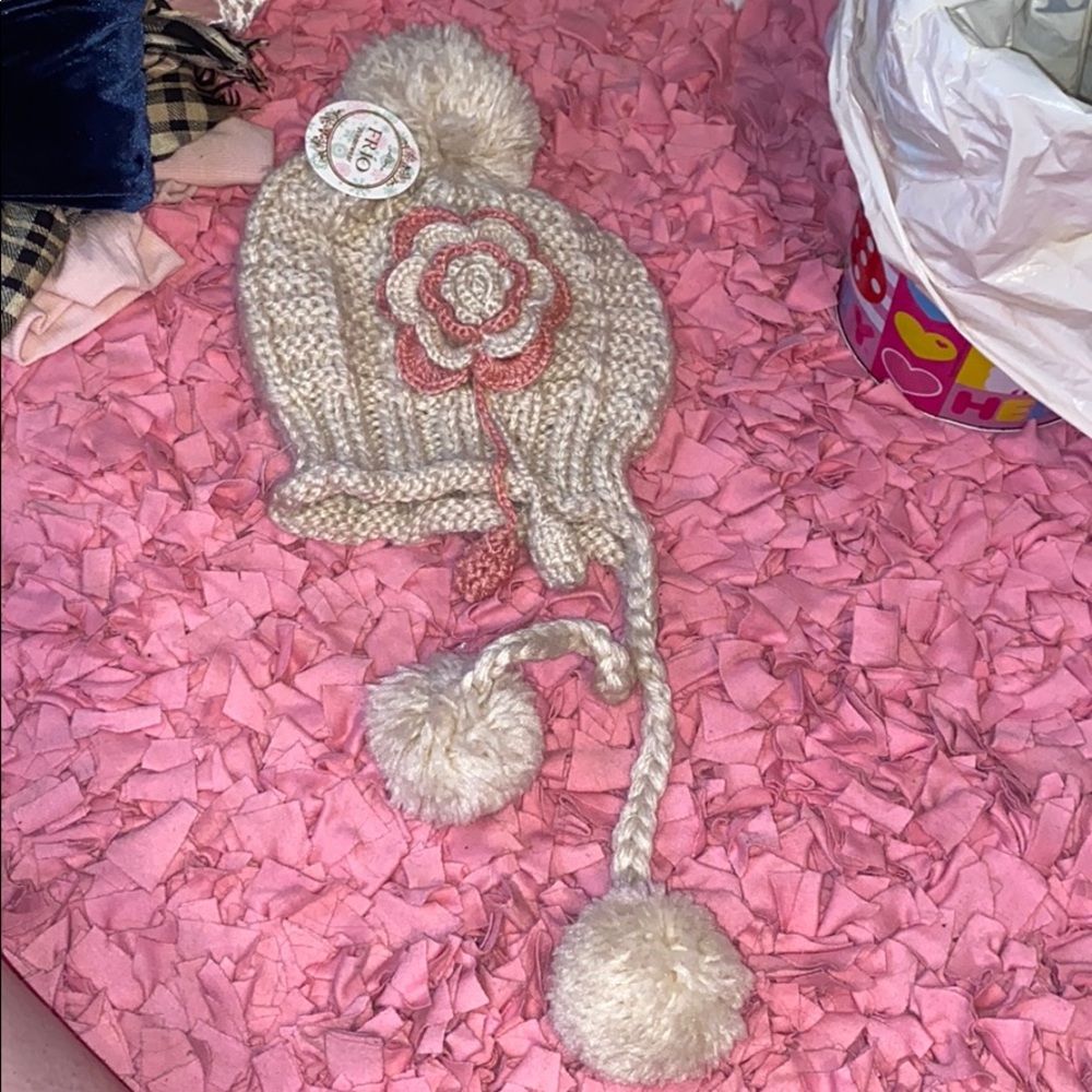Adorable winter hat!! NWT